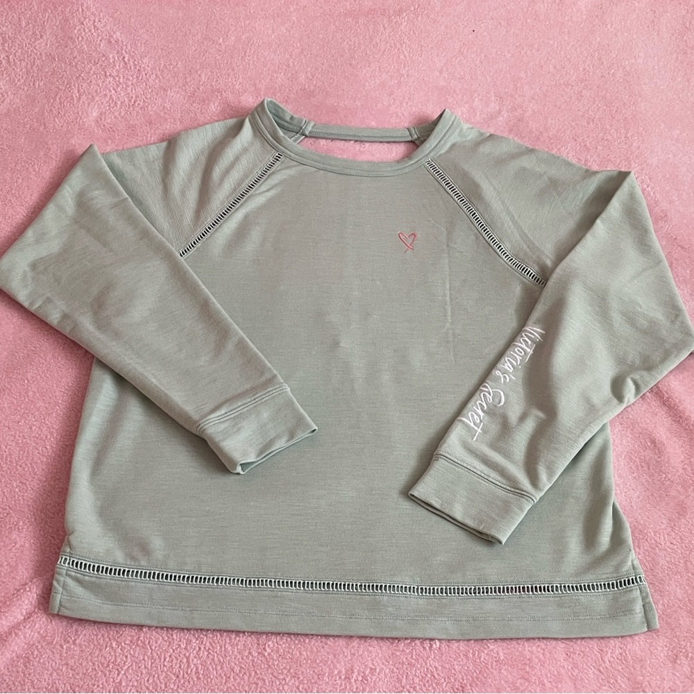 💎🧚‍♀️✨ VICTORIA’S SECRET Mint Open-Back Sweater Size S - Picture 4 of 10
